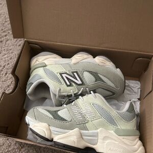 Olive green kids 9060 New balance size 8